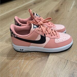 Nike mens Pink  Sneakers